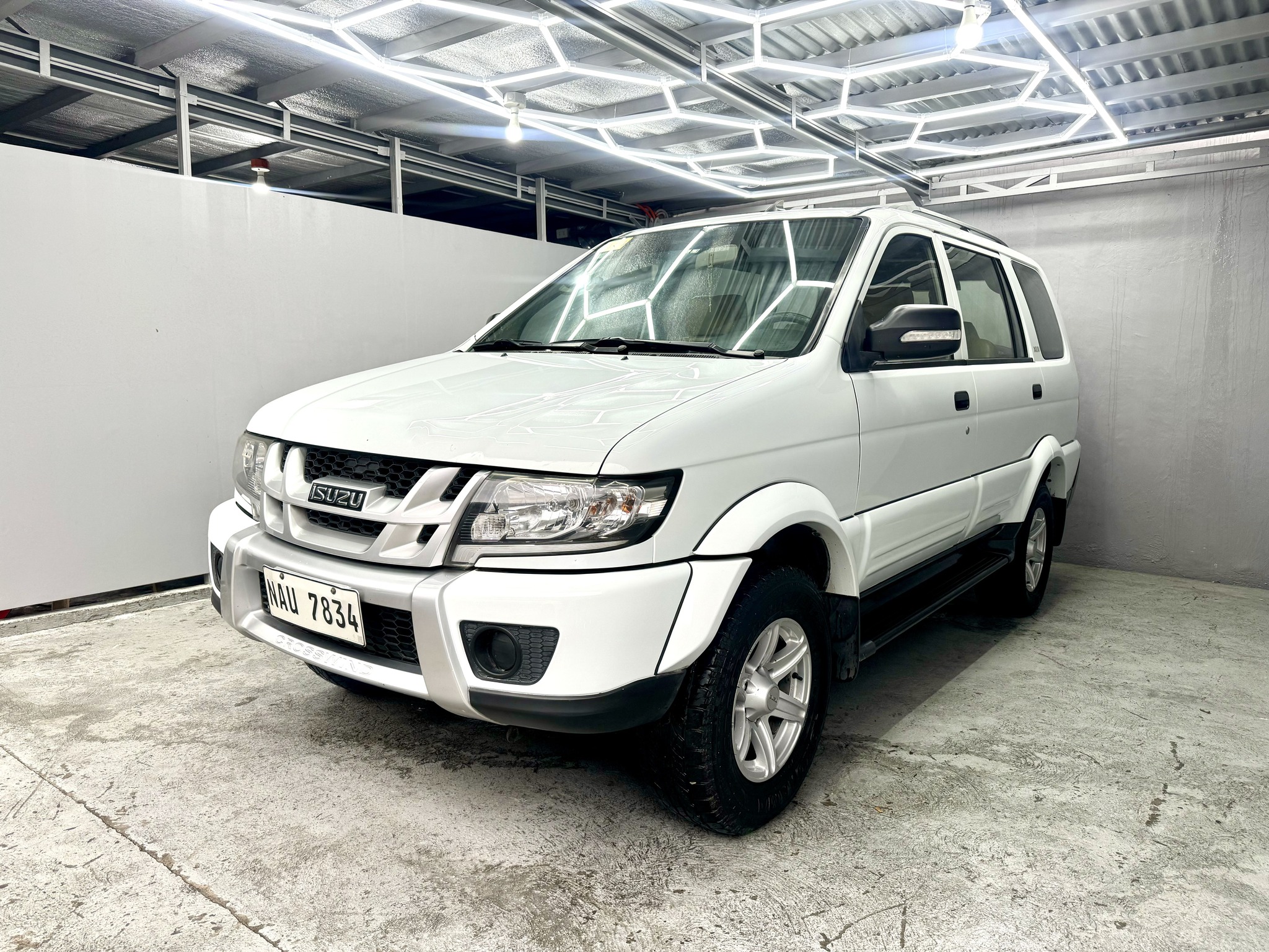 2017 Isuzu Crosswind XUV Automatic Turbo Diesel FRESH UNIT FIRST OWNER!