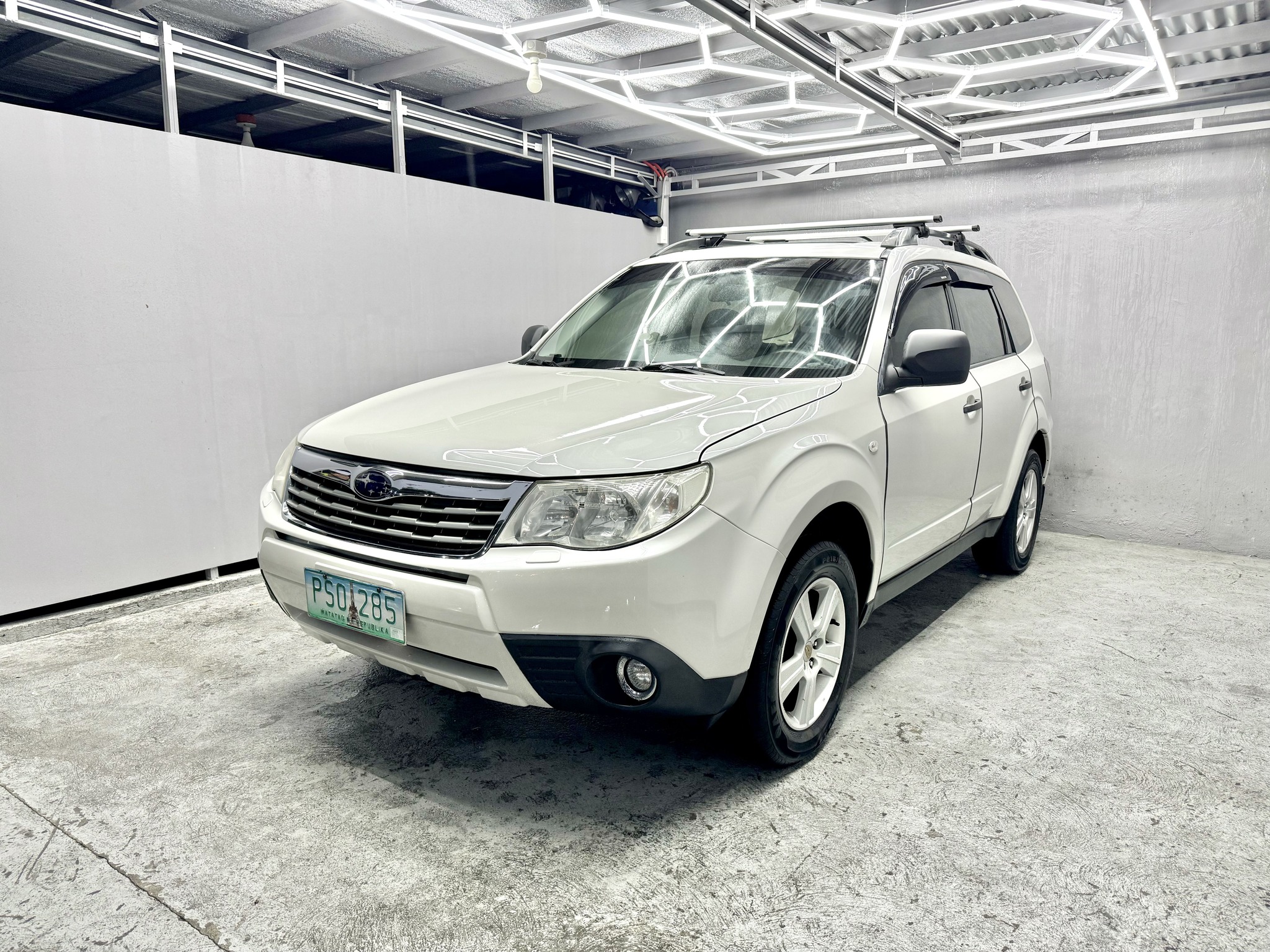 2010 Subaru Forester Premium Sunroof  Automatic Gas ALL WHEEL DRVE FRESH!